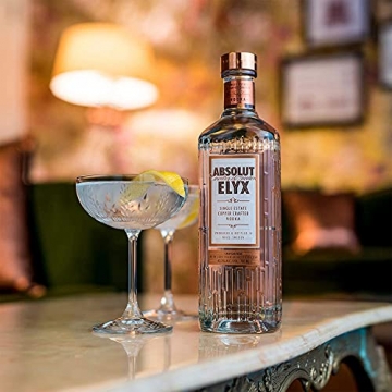 Absolut Elyx – Per Hand destillierter Luxus Wodka aus Schweden – Premiumwodka in edler Flasche – 1 x 0,7 L - 7
