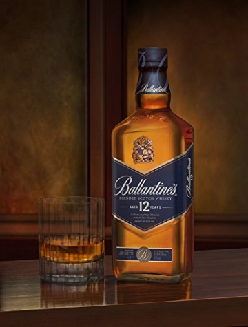Ballantines 12 Blended Scotch Whisky – 12 Jahre alter milder Blend aus schottischen Malt & Grain Whiskys – Mit Honig-, Fruchtaromen & Gewürznoten – 1 x 0,7 L - 4