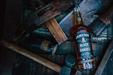 Jameson Black Barrel Irish Whiskey / Blended Irish Whiskey mit Jameson Single Irish Pot Still Whiskeys und seltenem Grain Whiskey / 1 x 0,7 L - 3