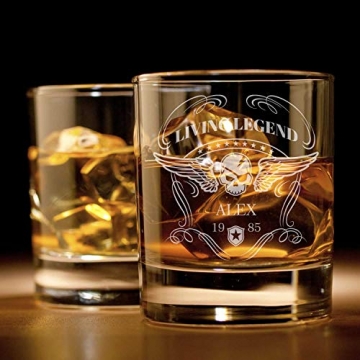 Whiskey Glas mit Gravur (Name & Datum) I originelle Geschenkidee mit rockigem Totenkopf Design - ausgefallene Geschenke I Personalisiertes Whiskyglas als Geschenk für Männer & Motorradfahrer - 1